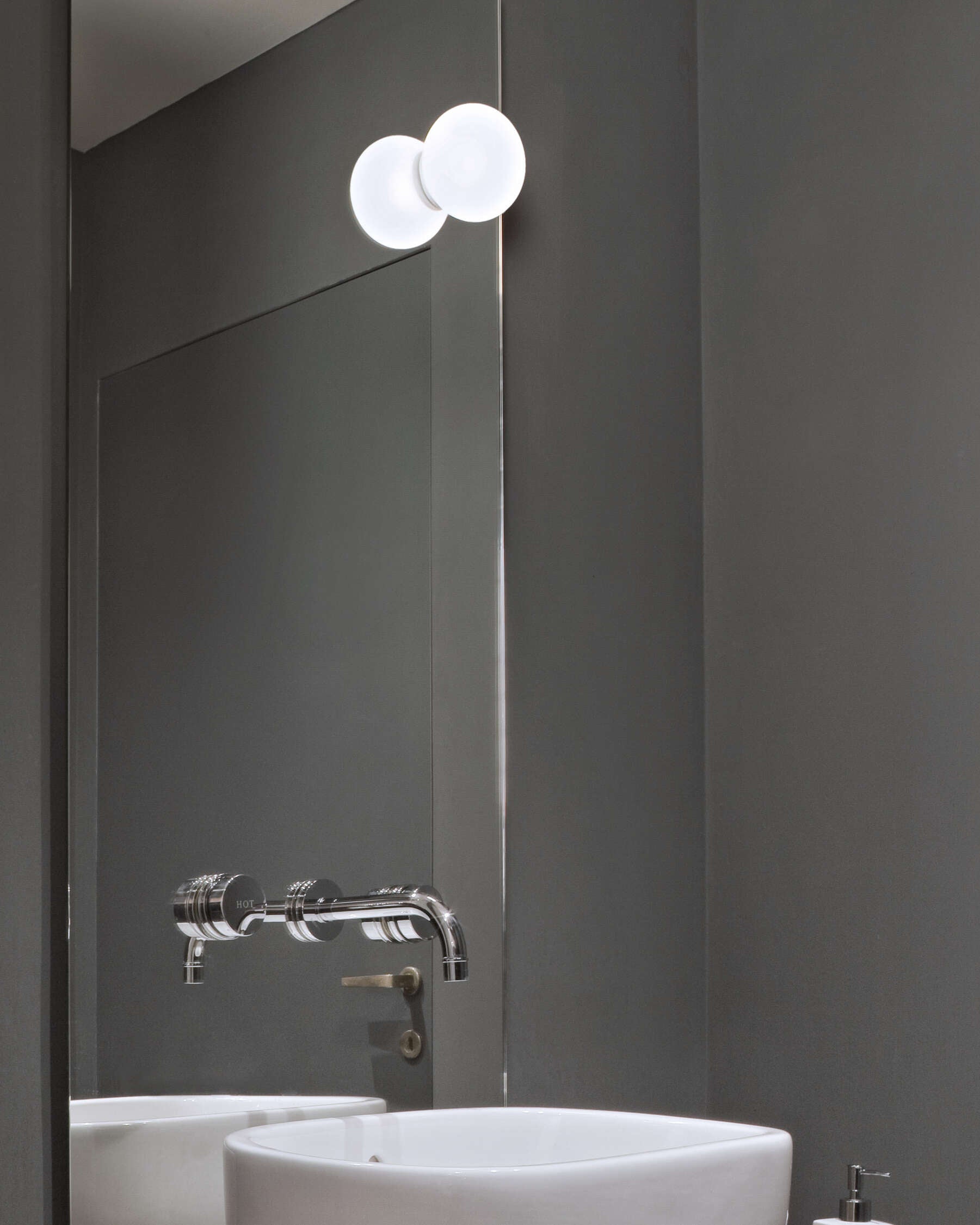 Mini Glo-Ball Wall Lamp