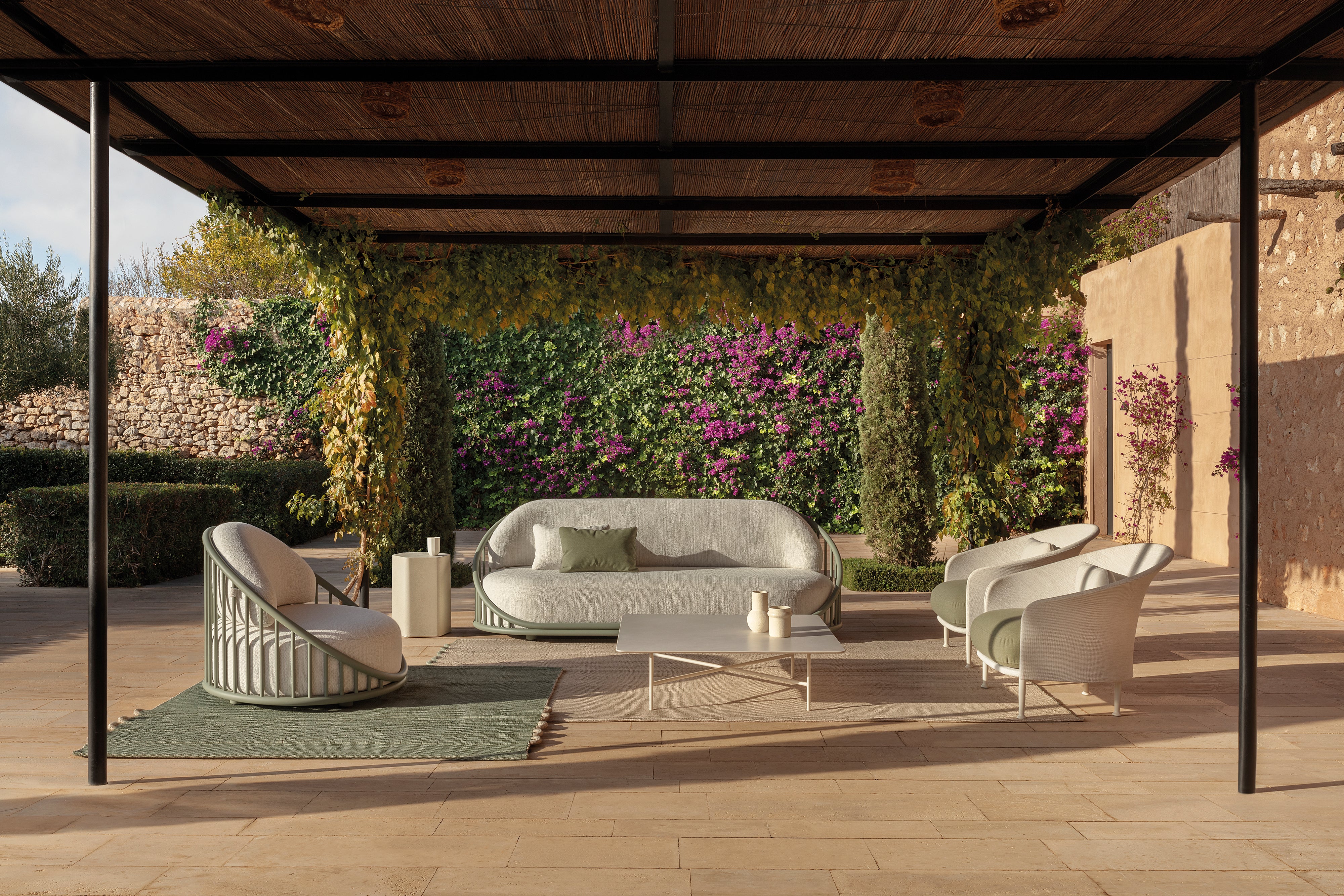 Talo hexagonal outdoor side table