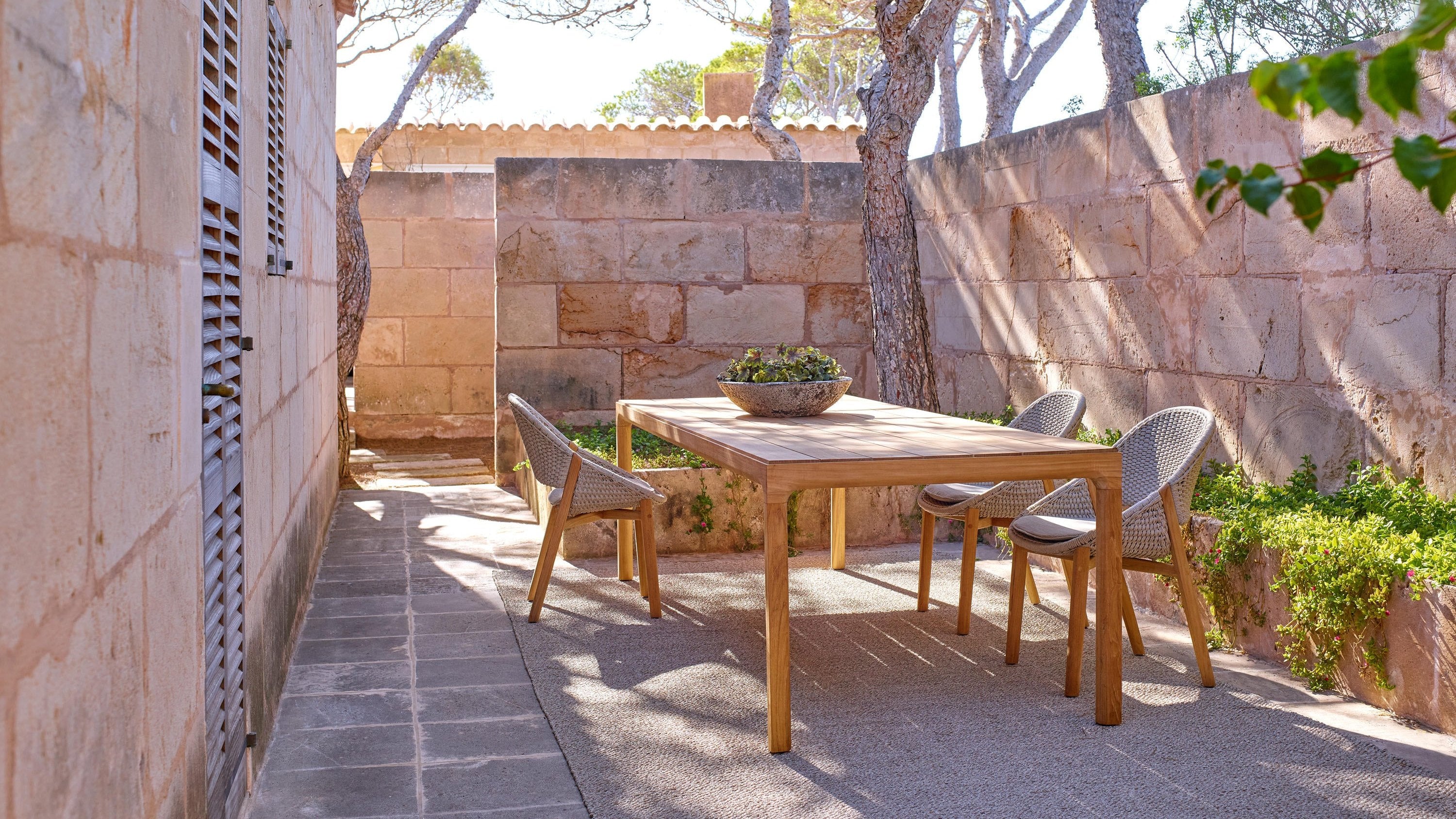 Mesa de comedor de exterior Illum estructura en Teca