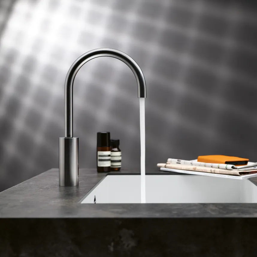 Grifo de lavabo con función de apertura y cierre electrónicos sin válvula TARA