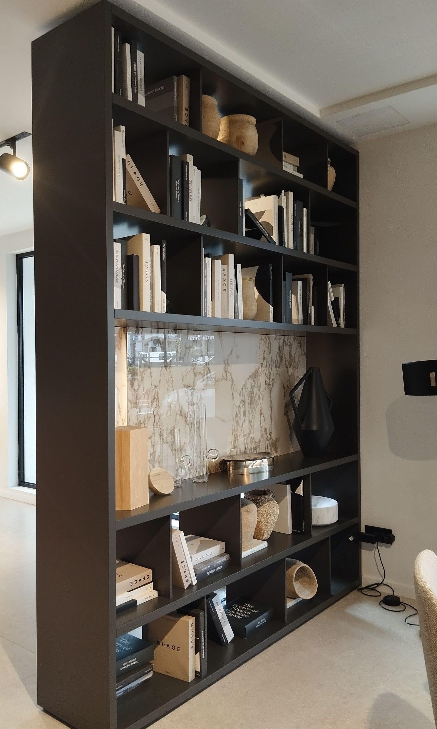 WALL SYSTEM POLIFORM OLMO NEGRO