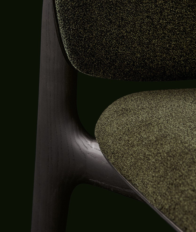 Curve armchair