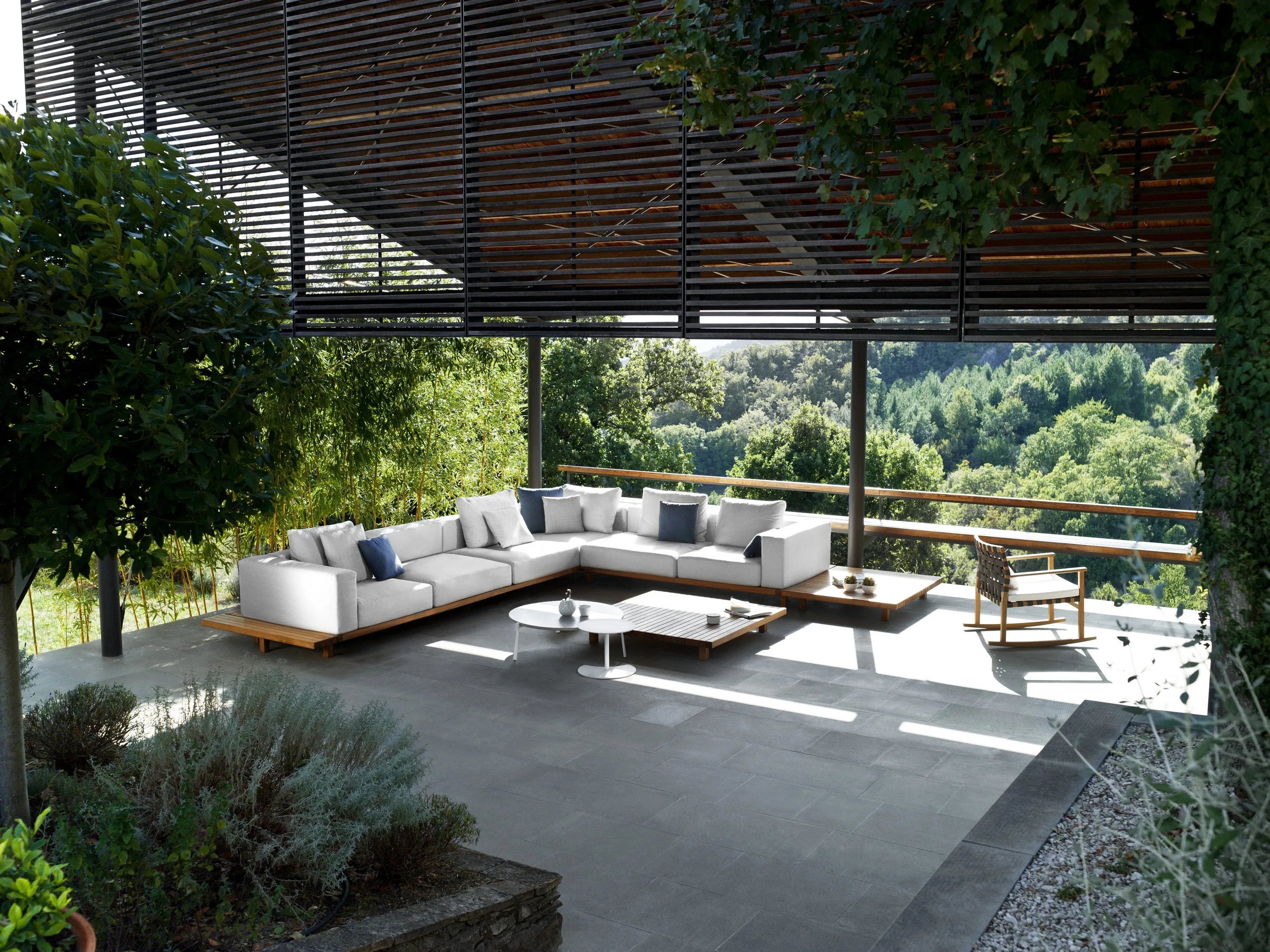 Vis à Vis outdoor sofa