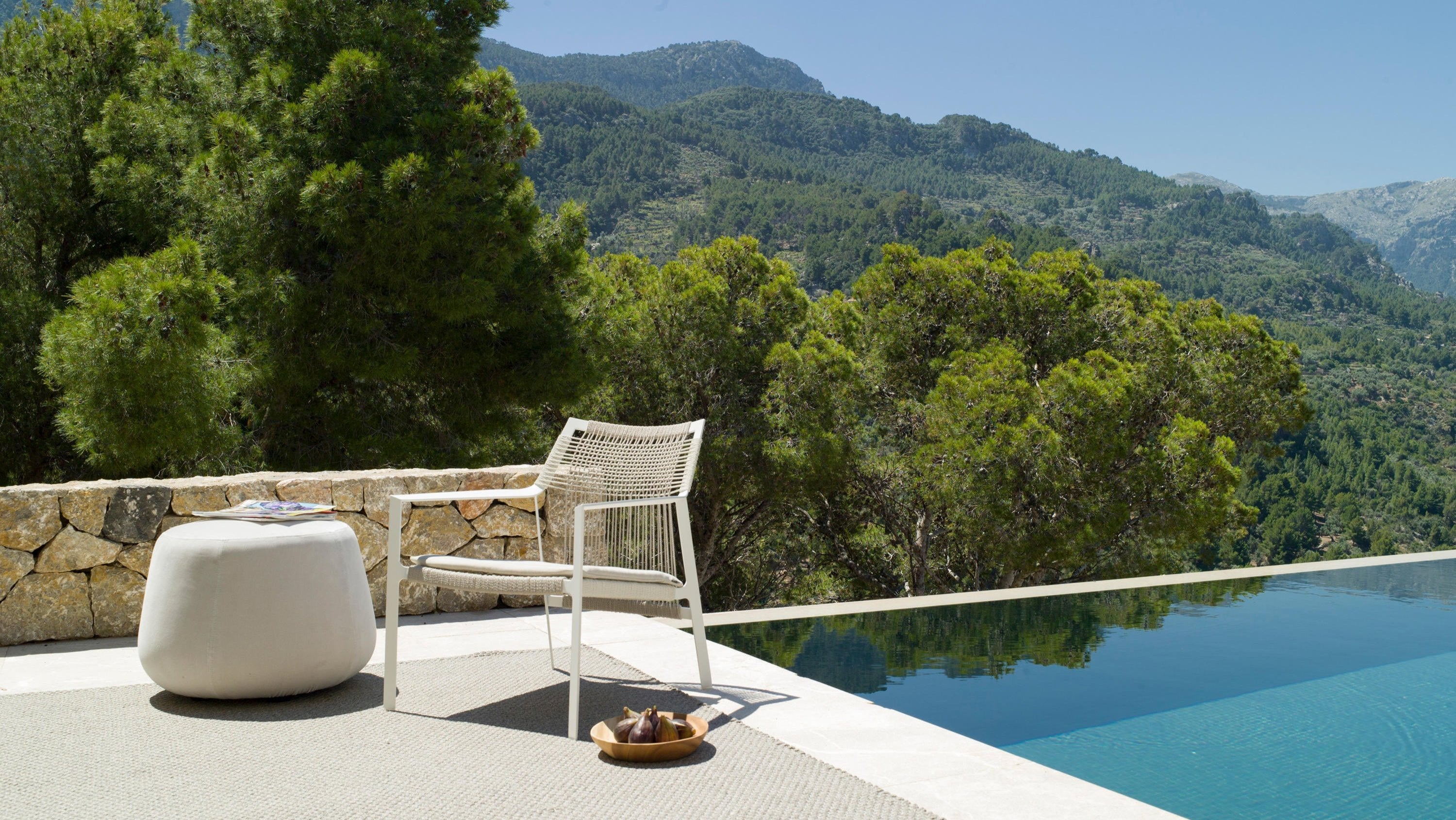 Nodi outdoor armchair