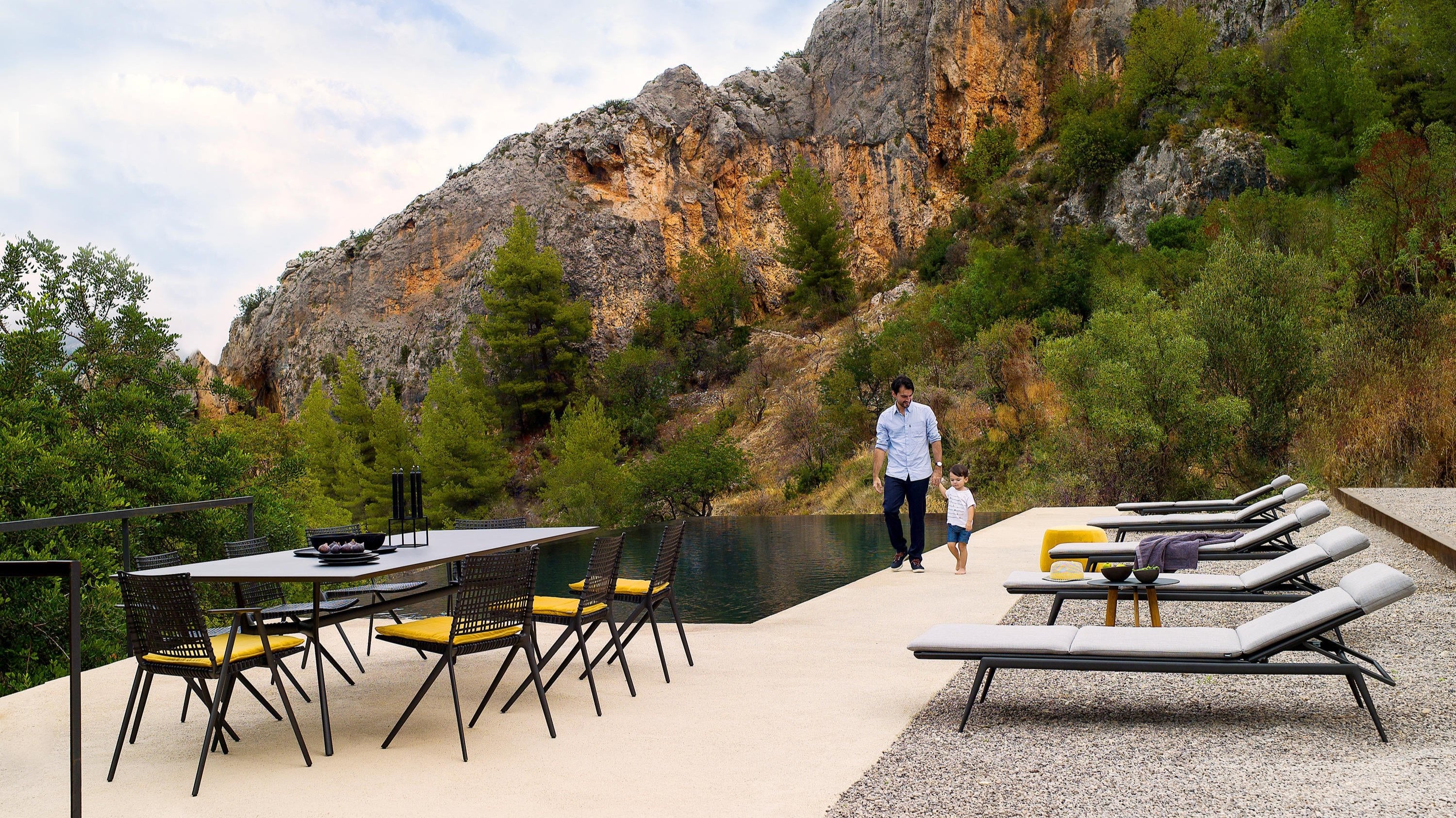 Branch Lounger outdoor lounger