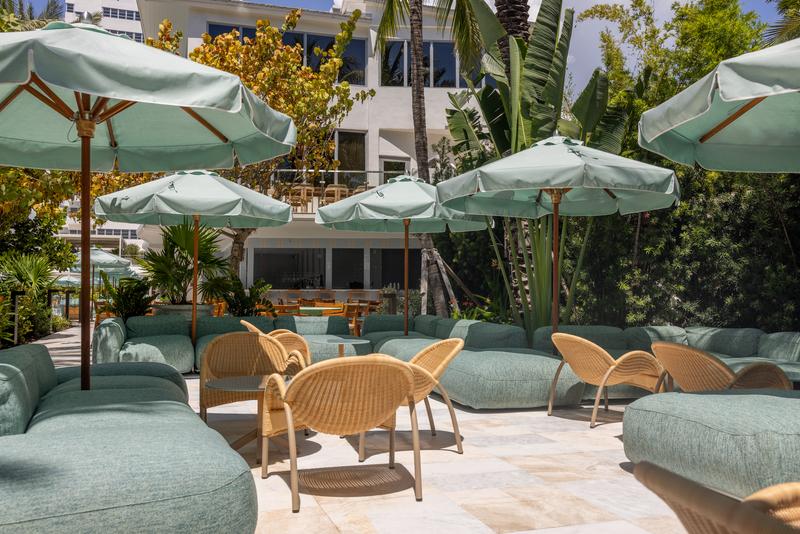 Parasol Bay Master M1 Maritime Hardwood