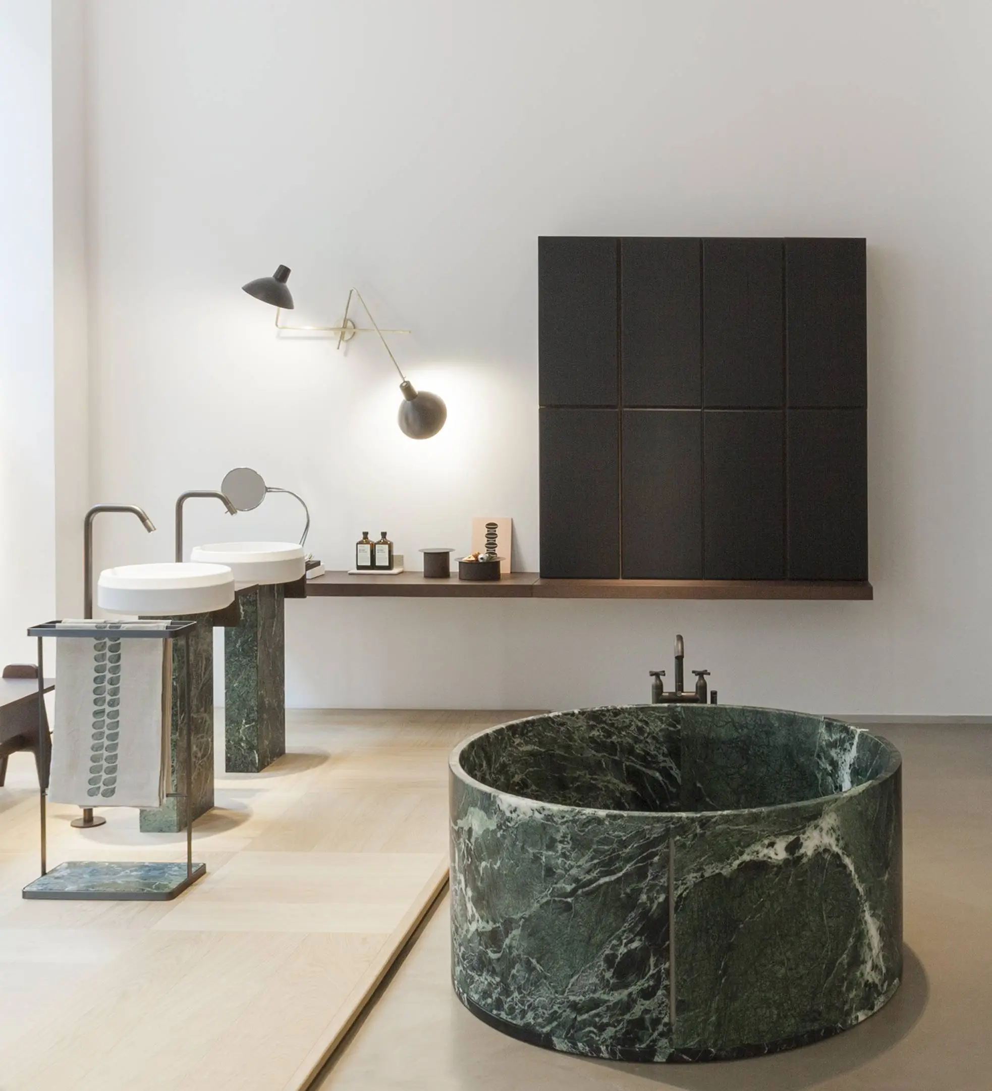 Duchas y platos de duchas que harán las delicias de los amantes del minimalismo, Gunni &amp; Trentino