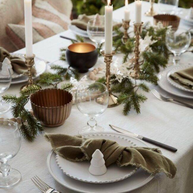 Cómo Ser el Anfitrión Perfecto en Navidad: Decoración y Mesa de Festejos